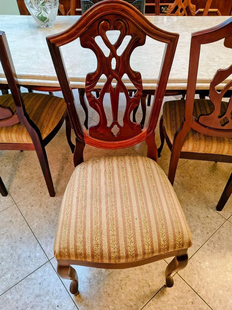 Mesa de jantar clássica travertino com 8 cadeiras - Foto 3