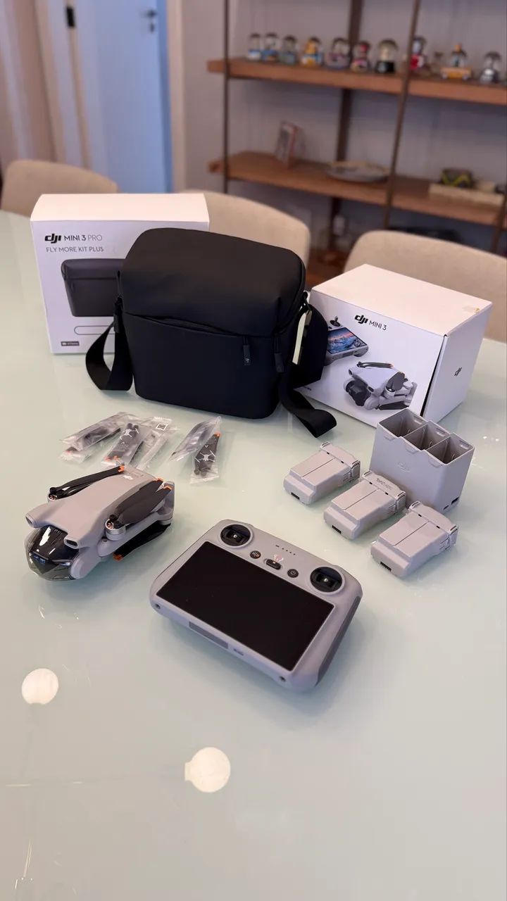 Drone DJI Mini 3 com tela + kit Fly More Combo Pro
