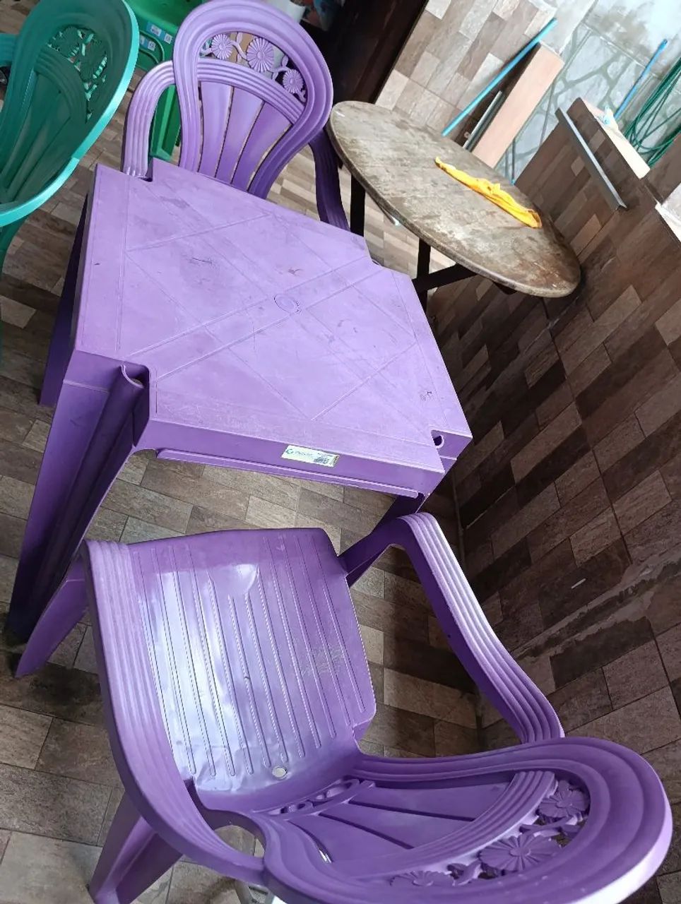 Mesa 2 cadeiras 