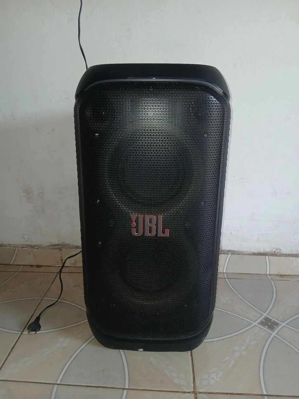 Vendo jbl party box 320 semi nova 