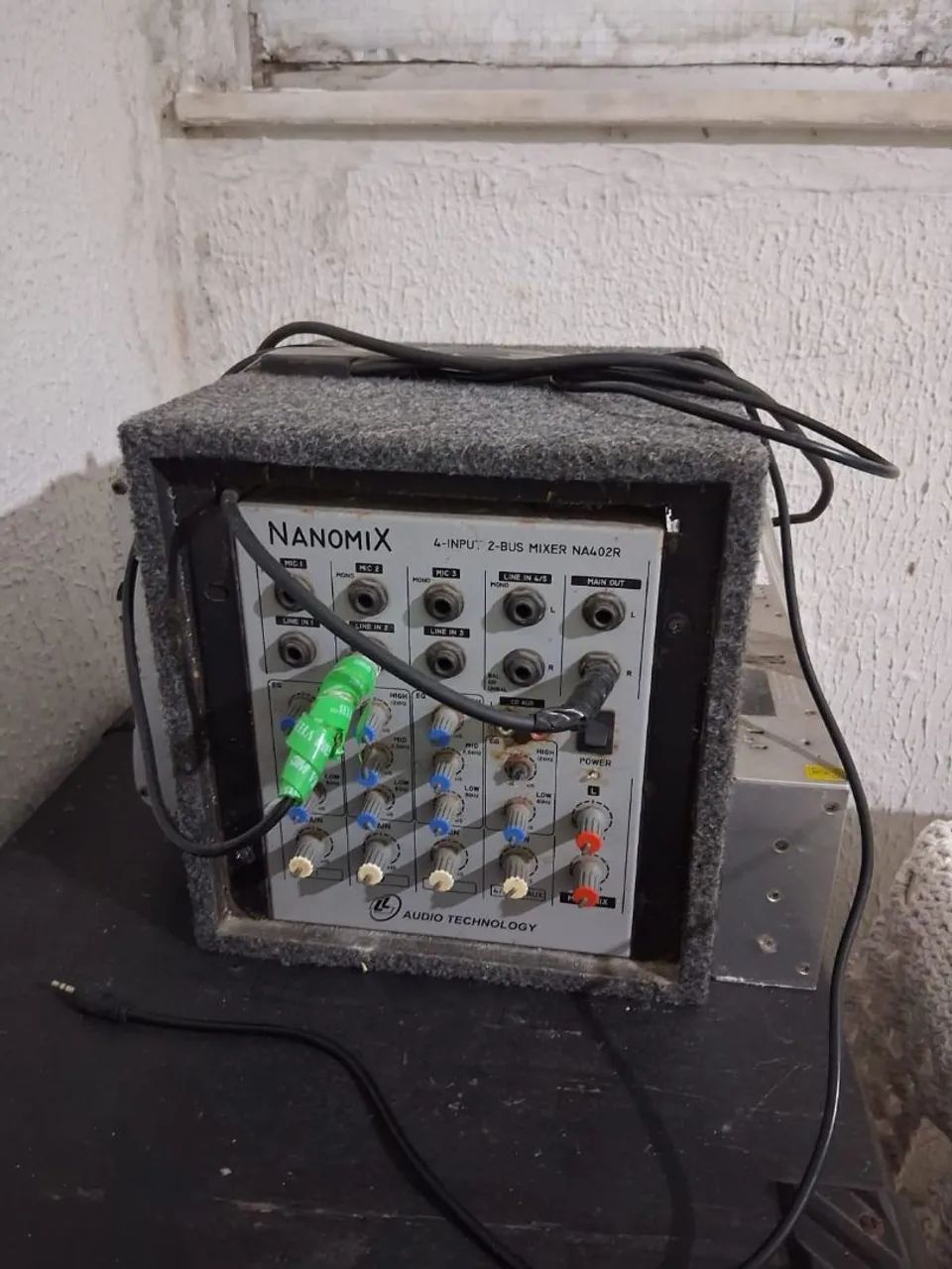 VENDE-SE - CAIXA DE SOM COMPLETA - Foto 2