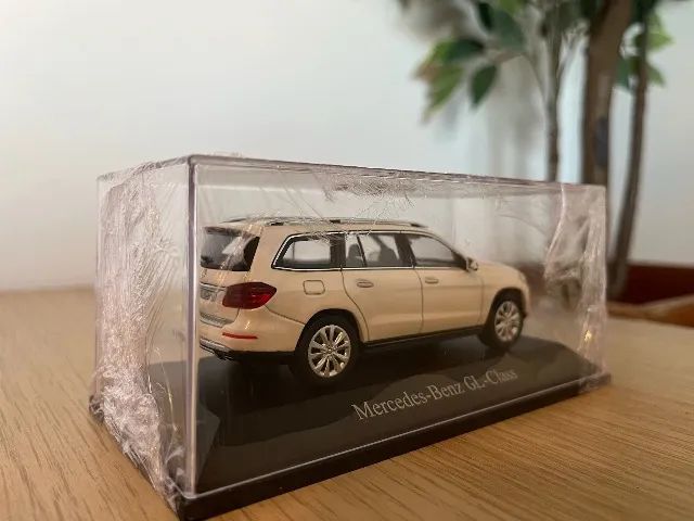 Miniatura Mercedes GL-KLASSE 1.43 Branco. - Foto 3