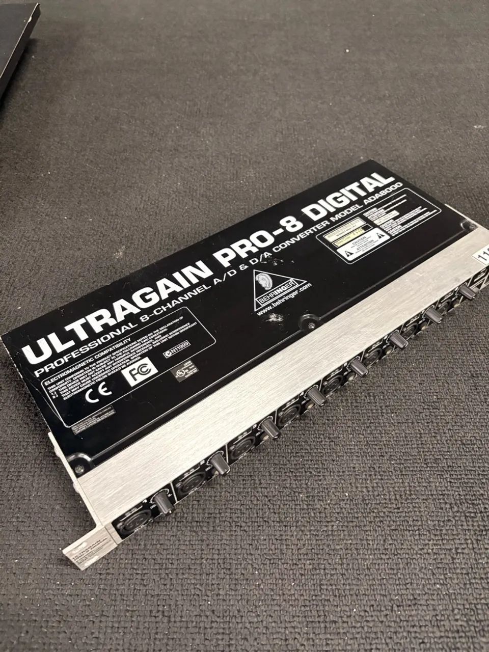 ULTRAGAIN PRO-8 DIGITAL