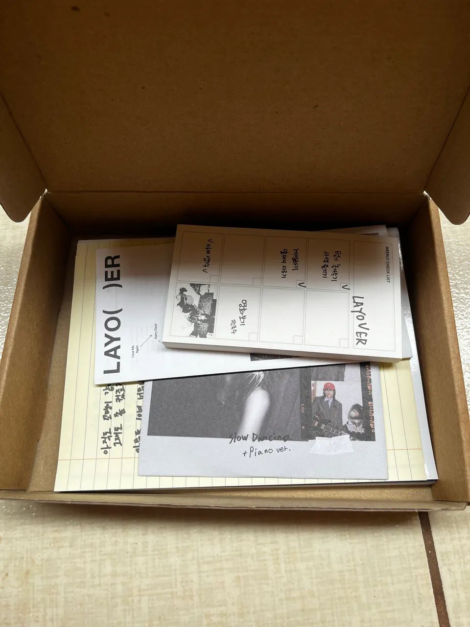 Álbum ?V? BTS Layover  - Foto 4