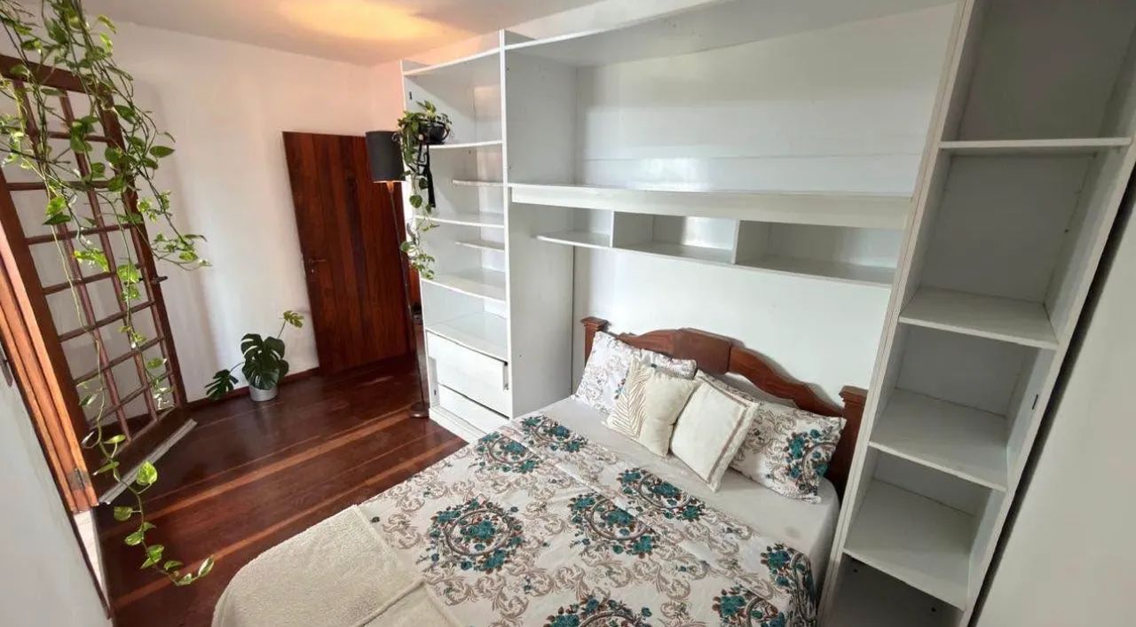 Quarto com Varanda na Costeira 