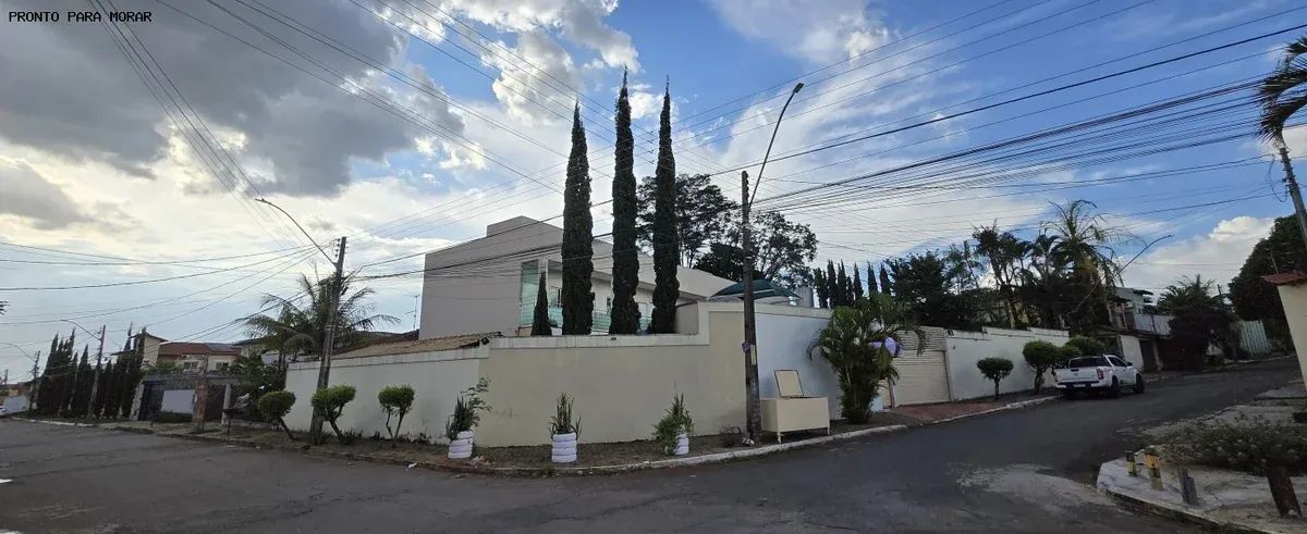 Pousada no Setor Santa Genoveva, 12 quartos, 14 banheiros