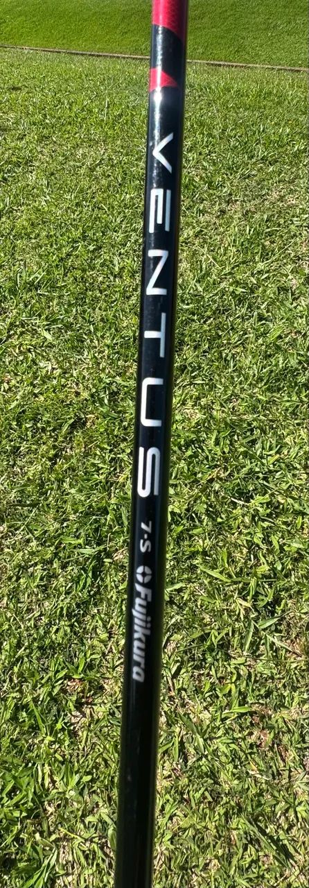 Híbrido TaylorMade Stealth - Esportes de Quadra e Ao Ar Livre