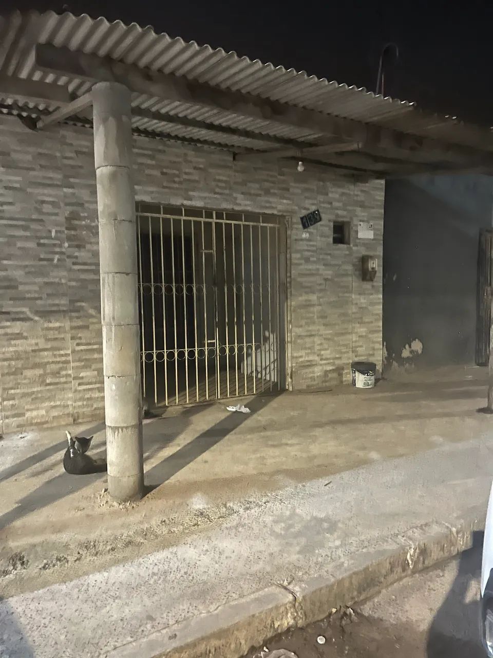 Casa com ponto comercial na ponta da asa no Santa Maria 