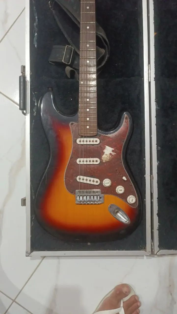 Guitarra Memphis G32, e um hard case Black  - Foto 2