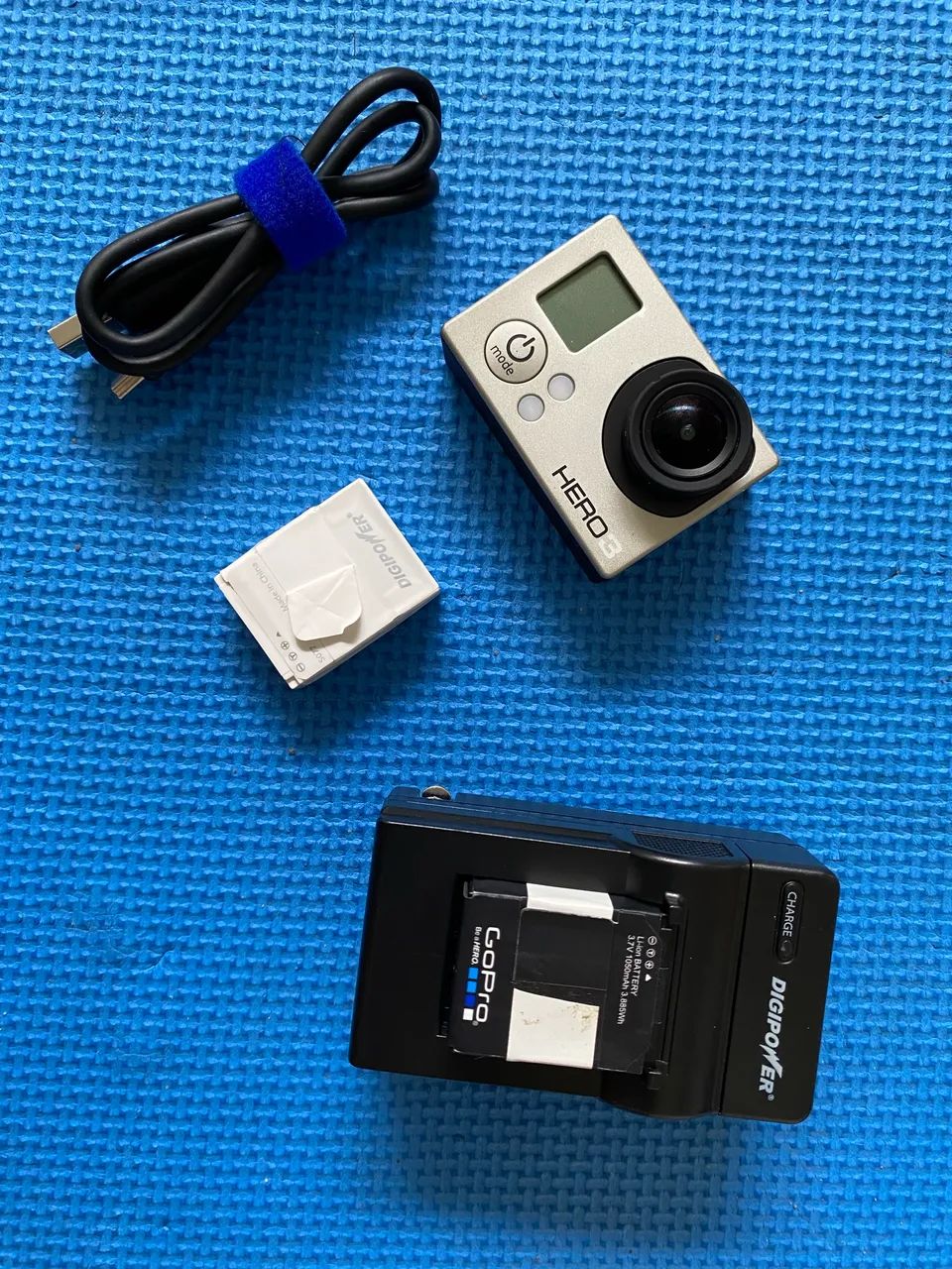 GoPro hero 3 com acessórios.