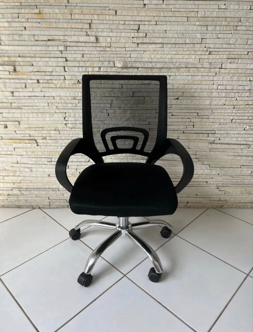 Cadeira de Escritório Giratória Ergonômica 