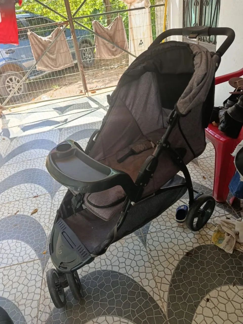 Vendo carrinho de bebê e bebe conforto 