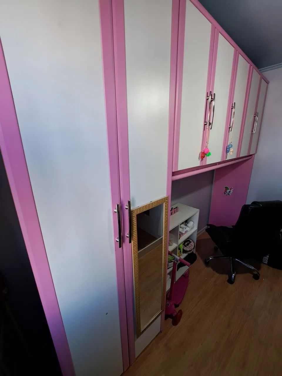 Guarda roupa com modulo aéreo