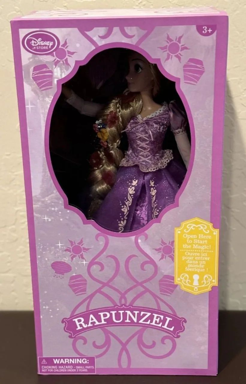 Boneca Barbie Rapunzel colecionavel 40Cm Disney store funcionando NOVA - Foto 2