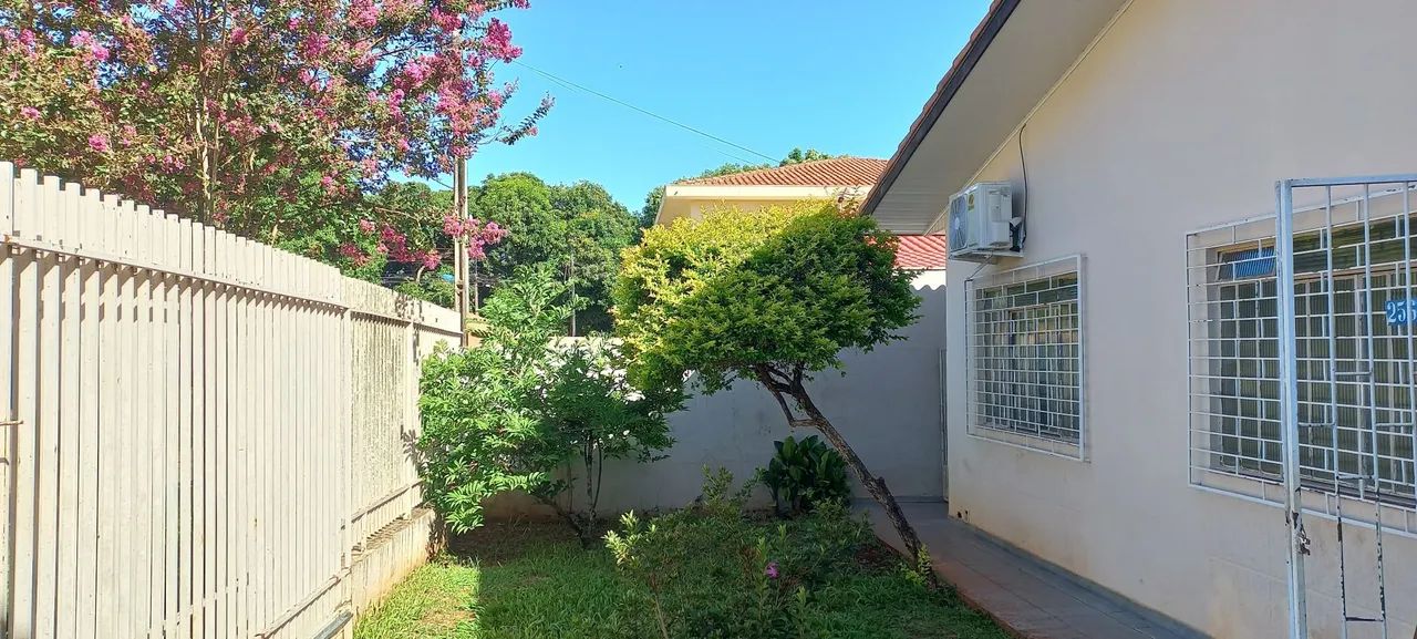 Vendo casa centro campo mourão  - Foto 2