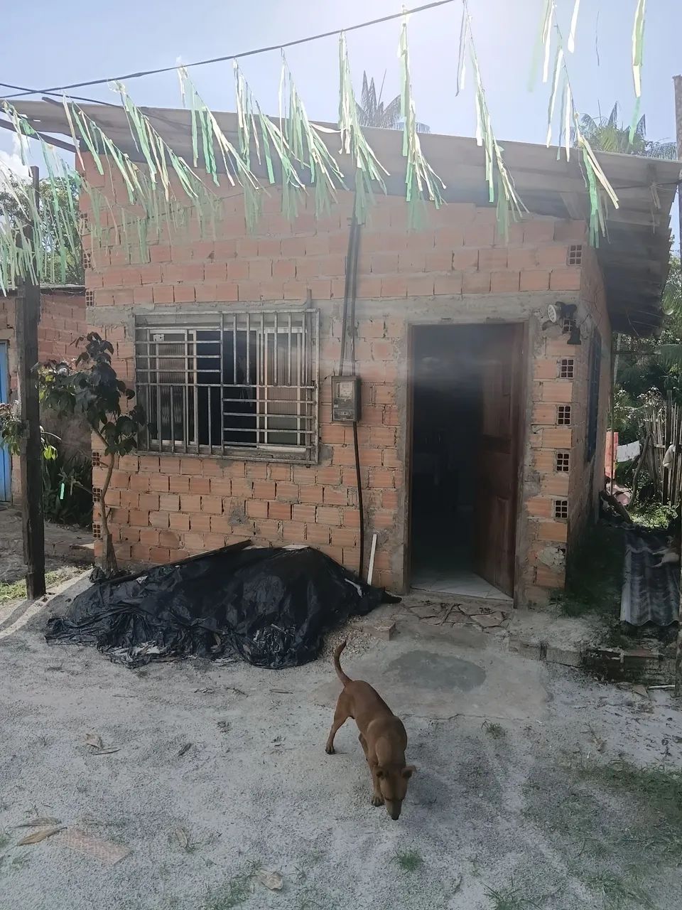 Vende-se uma casa em Outeiro 