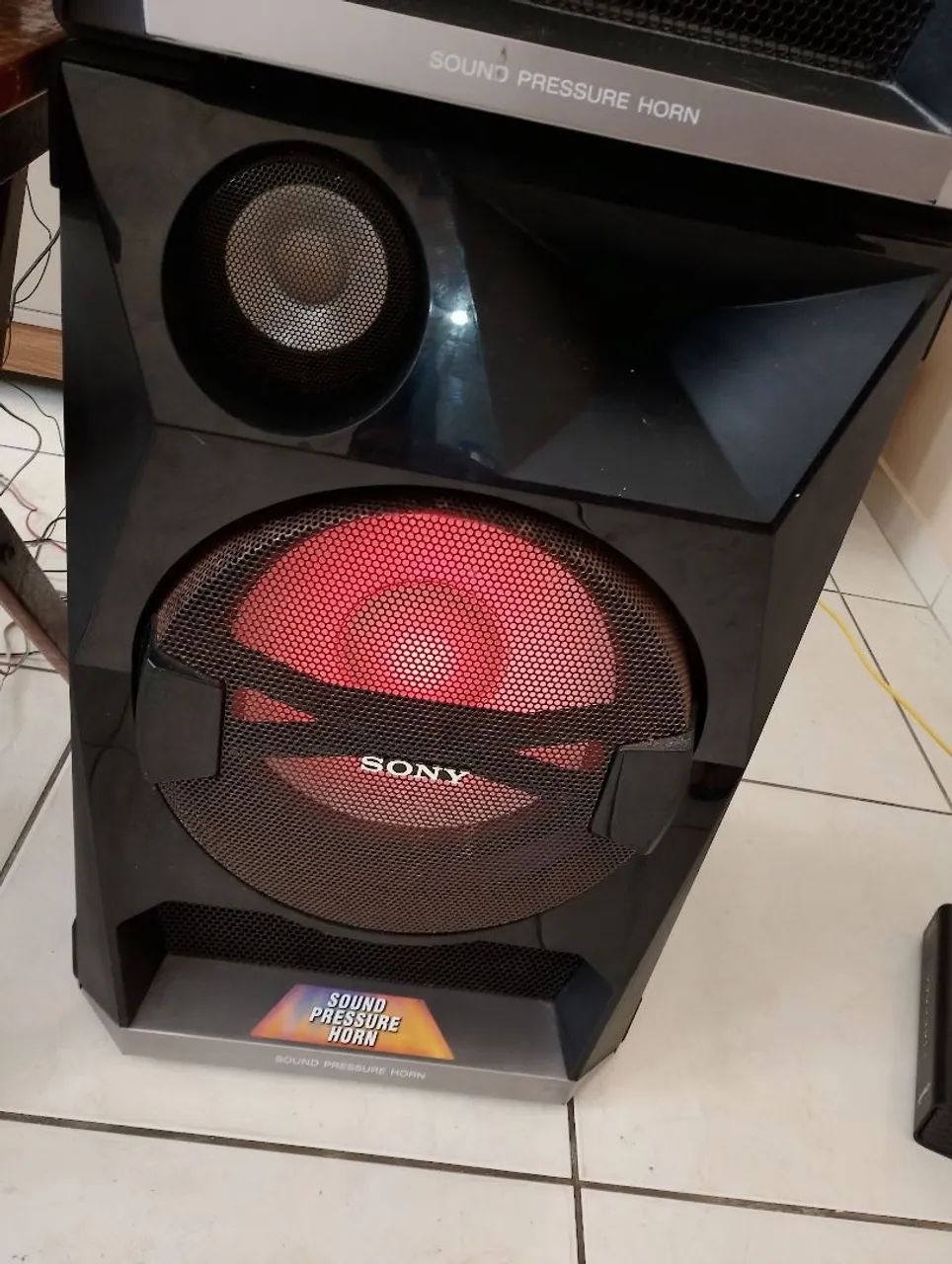 Caixa se som Sony com led 