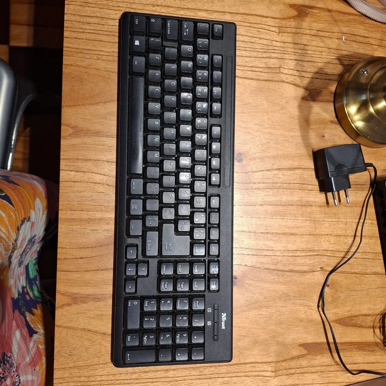 Teclado e mouse sem fio da marca Trust - Foto 2