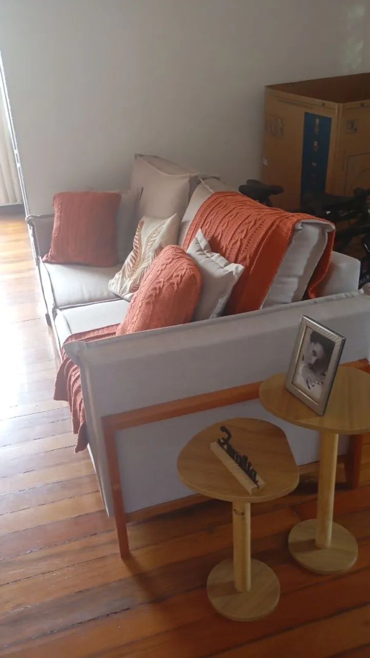 Vendo sofá três lugares 1,90 de comprimento  - Foto 2