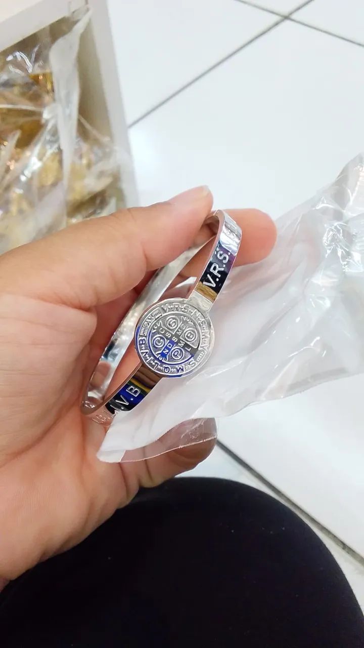 Pulseira de São Bento de aço inoxidável 