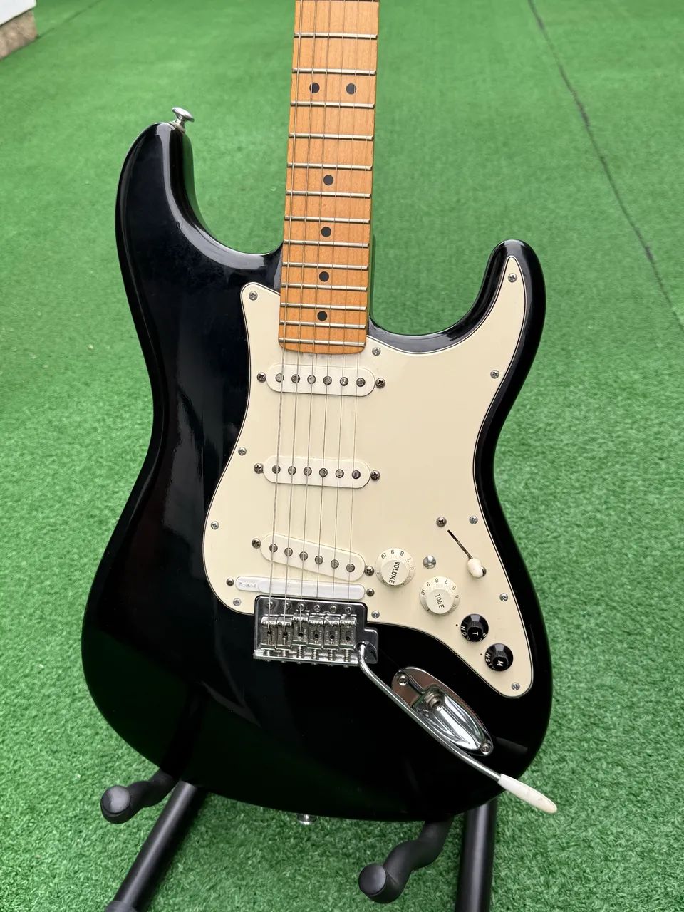 Fender MIM VG-5 Stratocaster 2012 - Foto 2