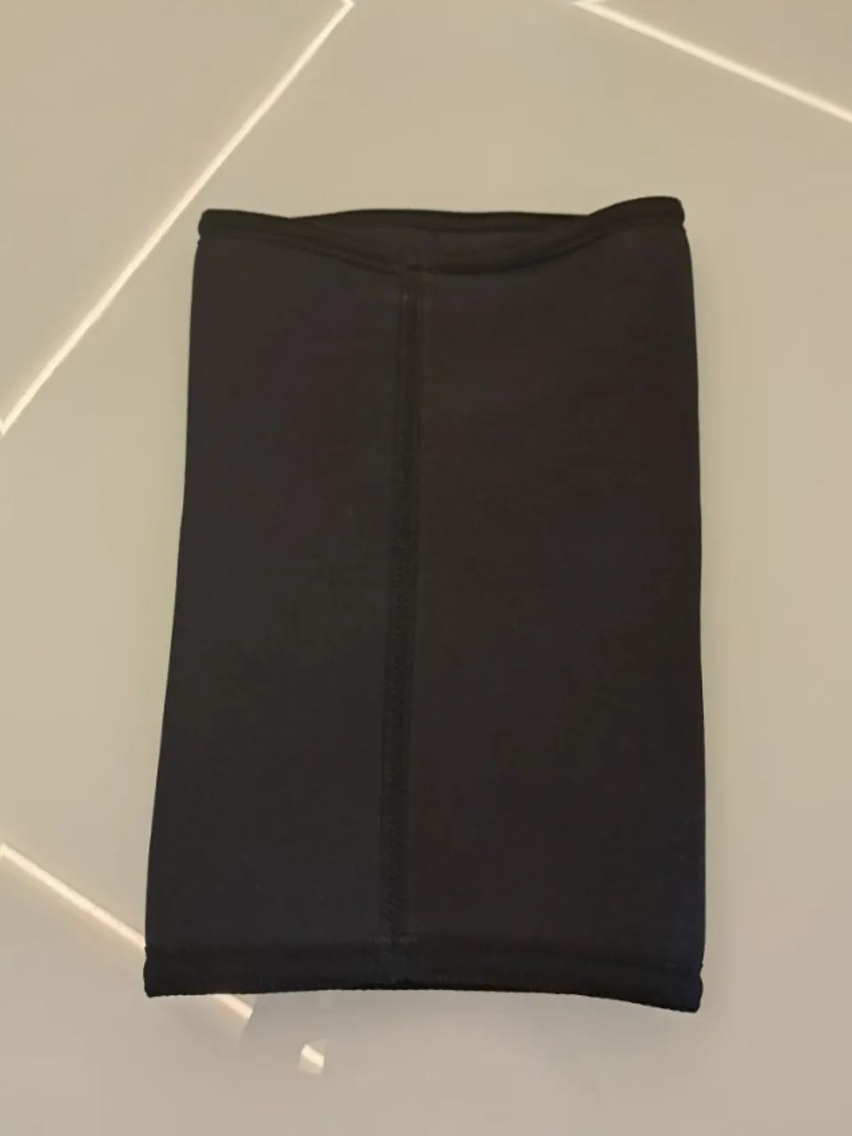 Joelheira Ortopédica De Neoprene Com Orifício - Foto 2