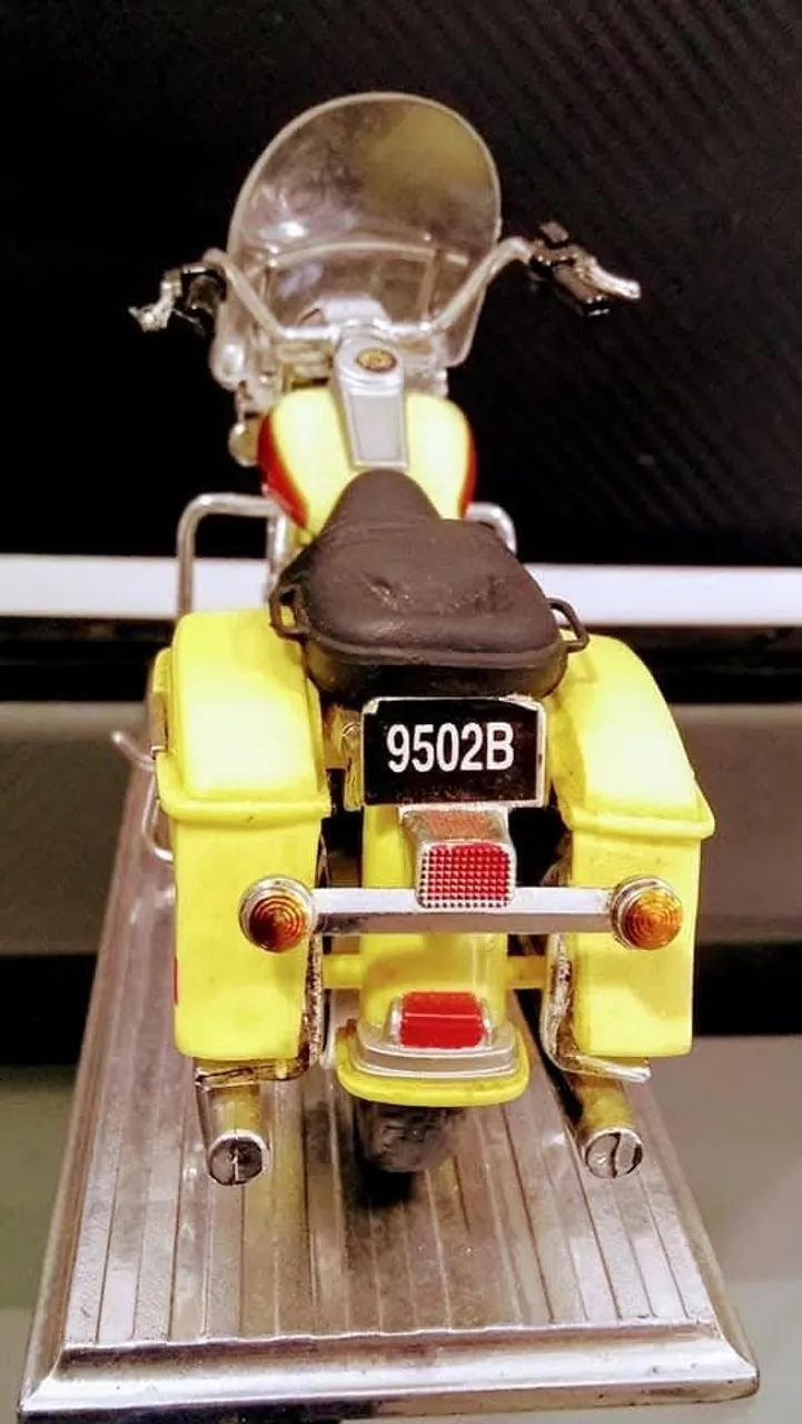 Miniatura Harley Davidson Road King escala 1:10 - Foto 3