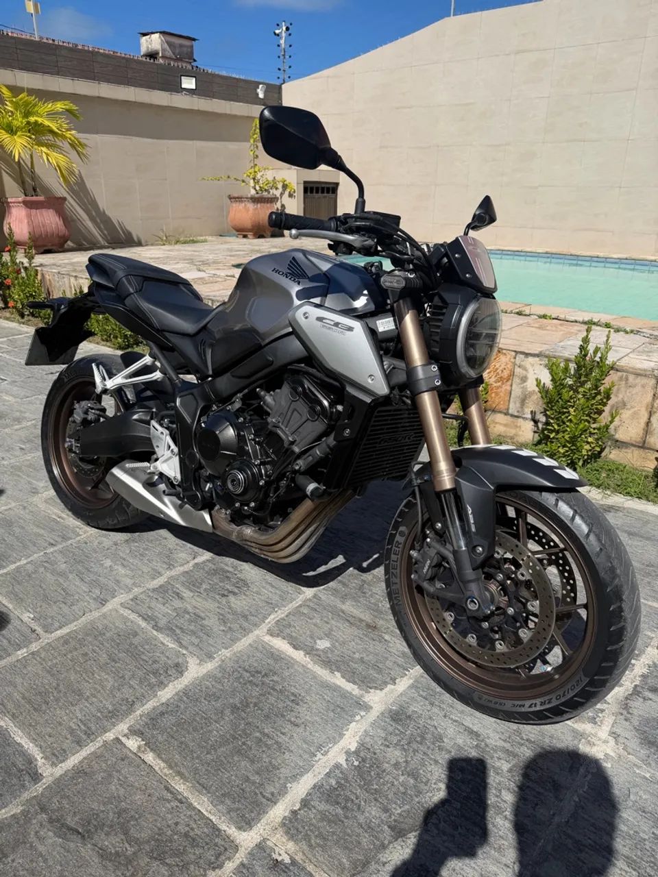CB 650R 2021 - Foto 3