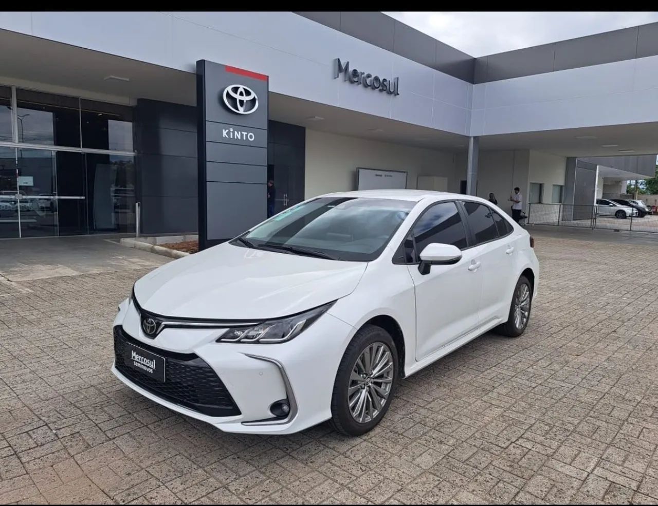 Toyota Corolla XEI 2.0 Flex 16V Aut. 2024 - Foto 2