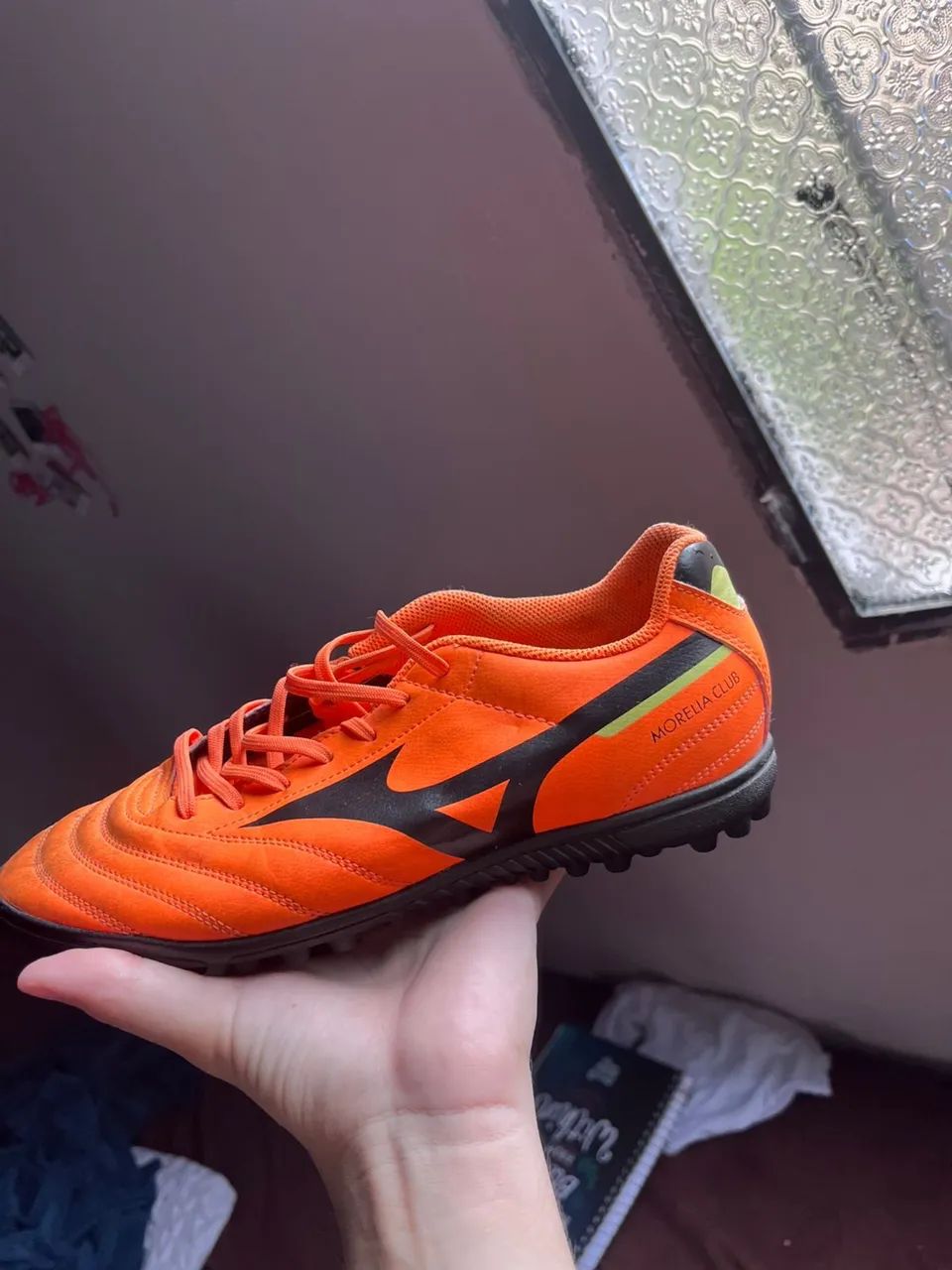 Estou vendendo essa mizuno society 