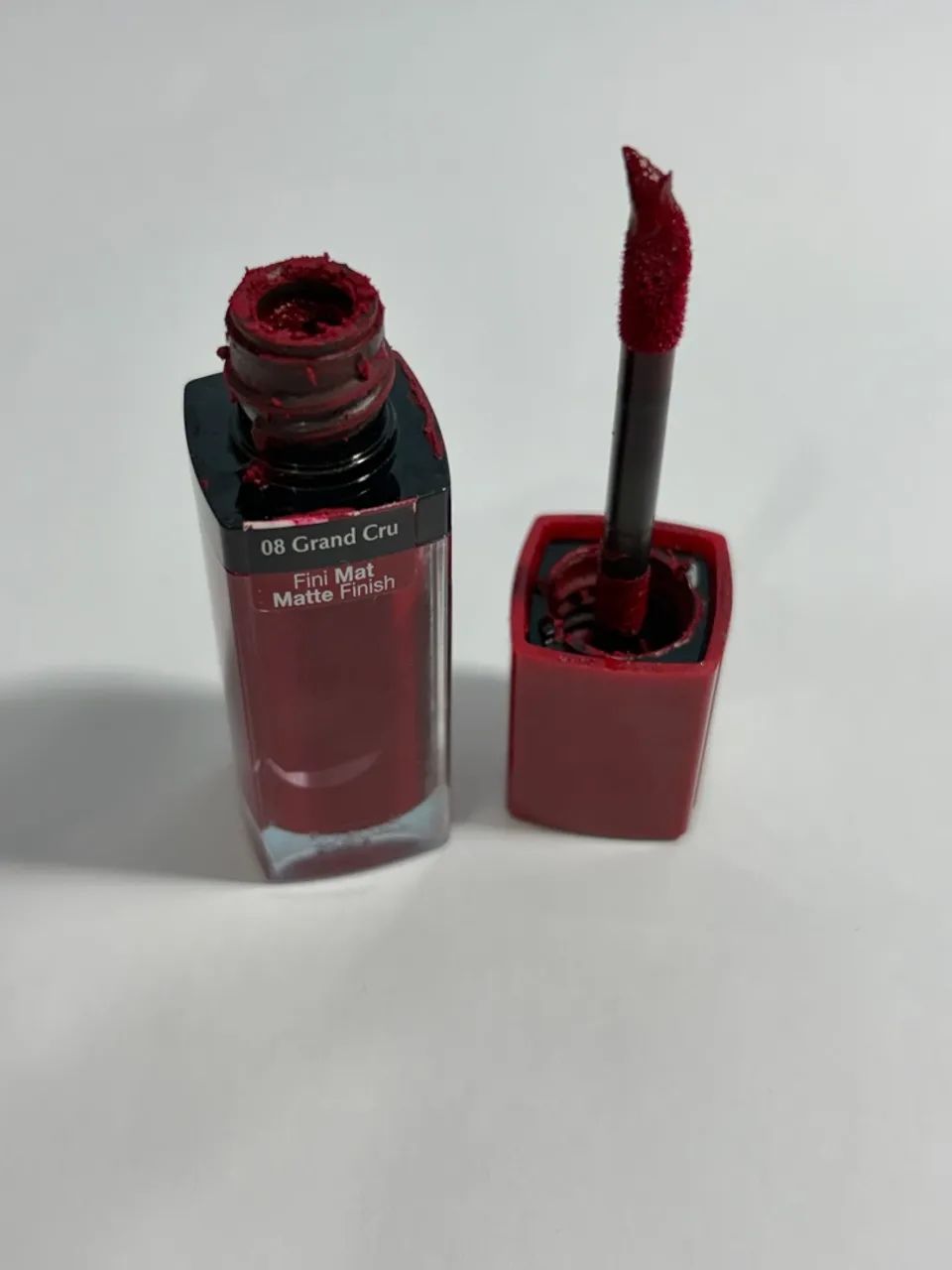 Batom Líquido matte Bourjois vinho