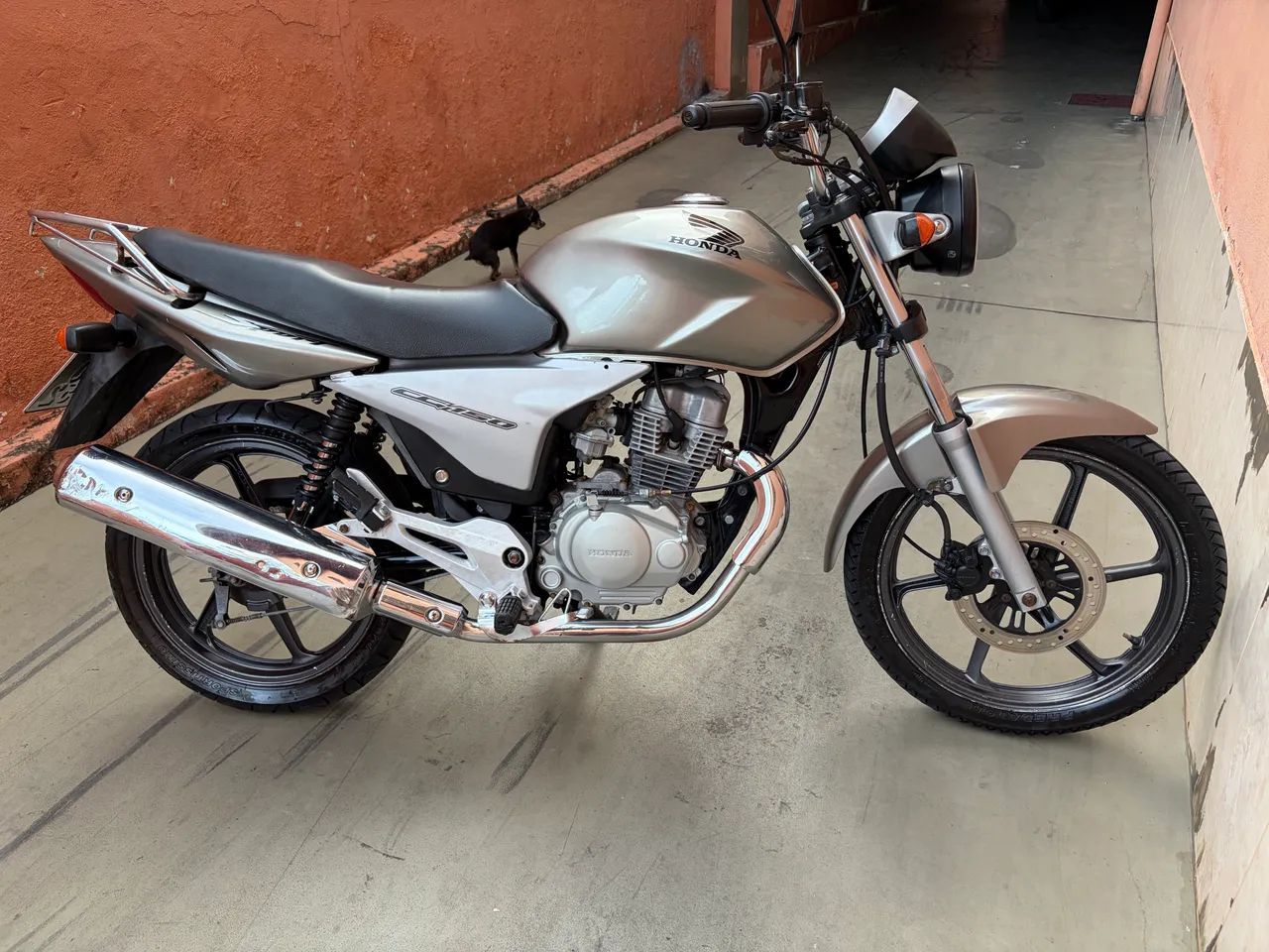 TITAN 150. ANO 2007 - Foto 5