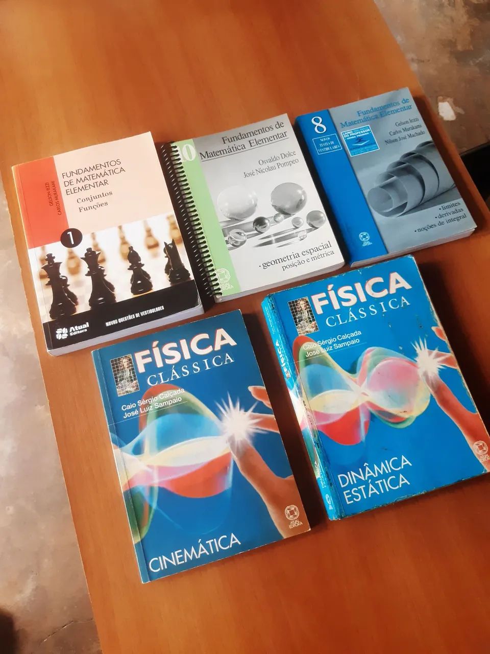 Física clássica  +  Fundamentos de matemática elementar  IEZZI  - Foto 2
