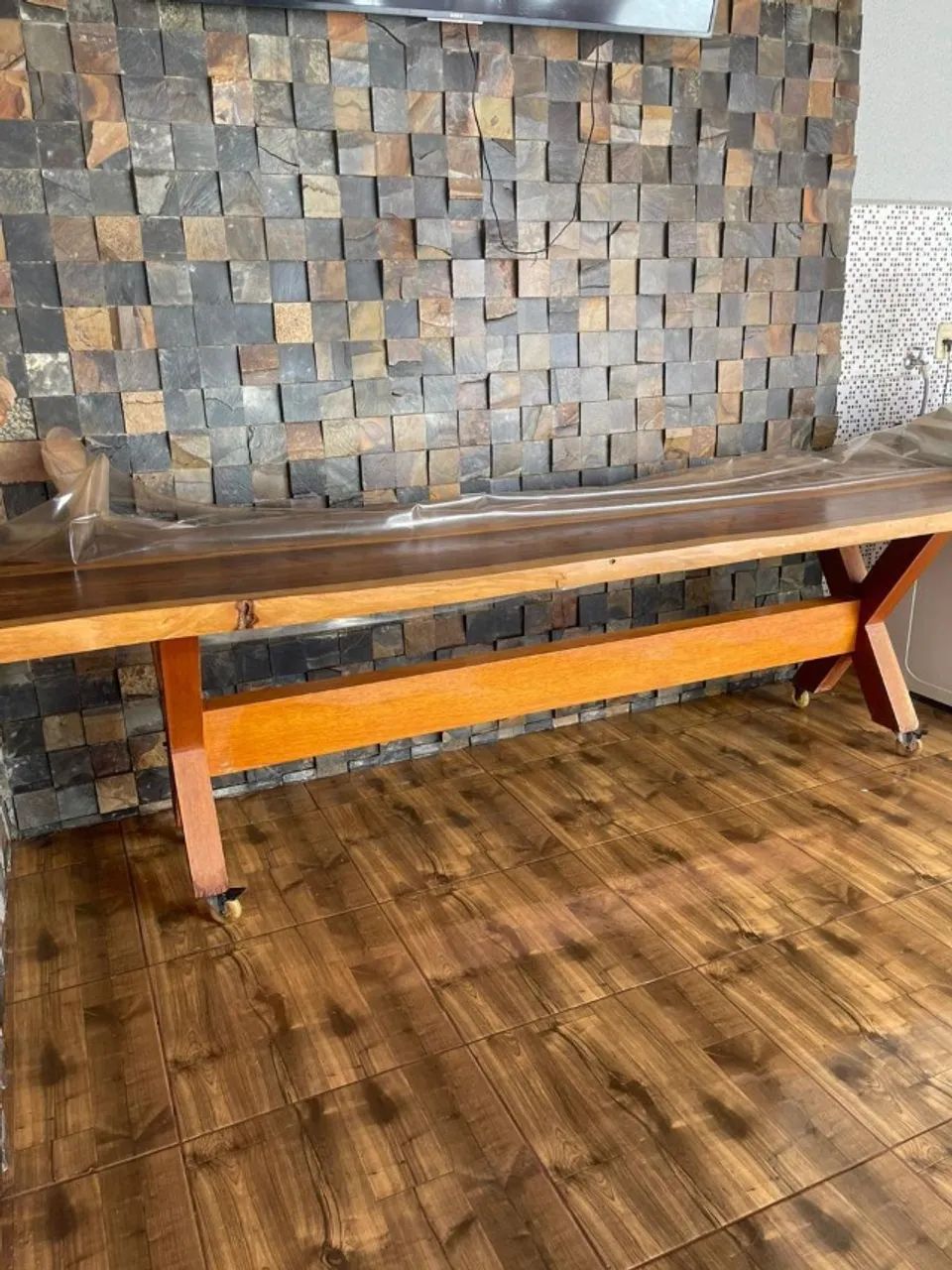 MESA DE MADEIRA RÚSTICA - PRANCHA DE IPÊ - 3 METROS RODA DE SILICONE