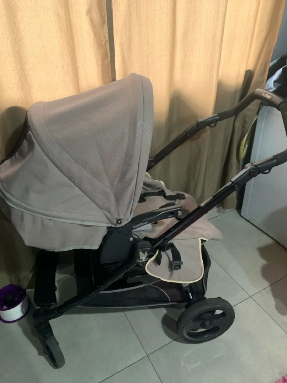 Carinho de bebê tipo Moisés 