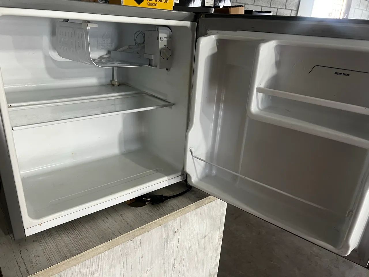 Frigobar Midea 45 litros  