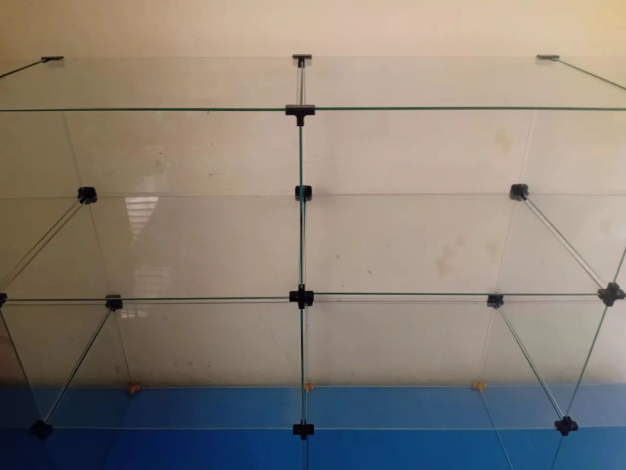 Vitrine de vidro com madeira - Foto 3