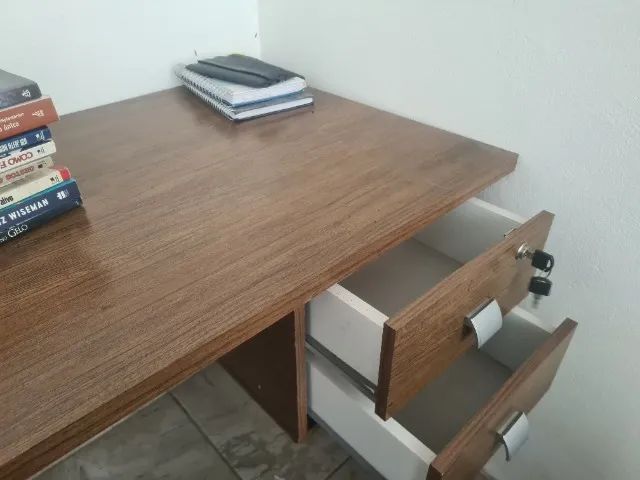 Mesa e cadeira confortável para notebook  - Foto 3