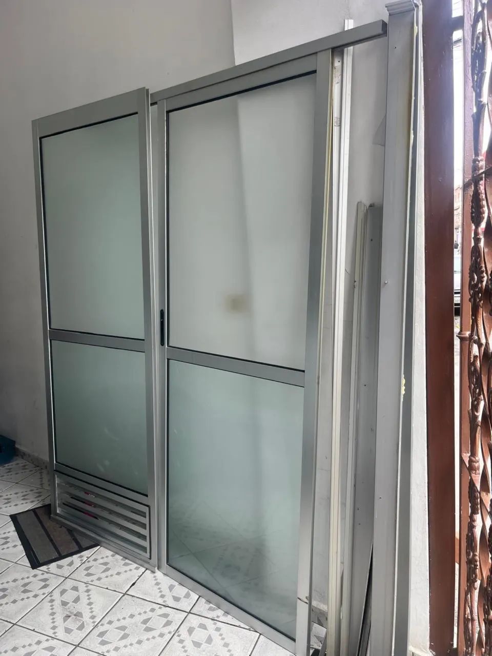 Aluminum Sliding Door with Lock