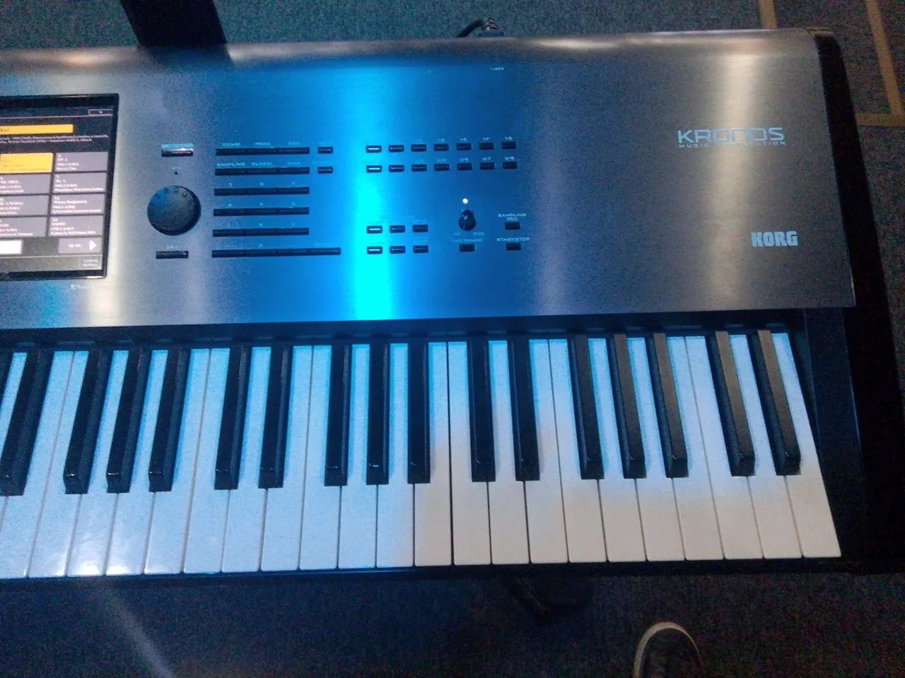 Teclado Korg Kronus 73 - Foto 4