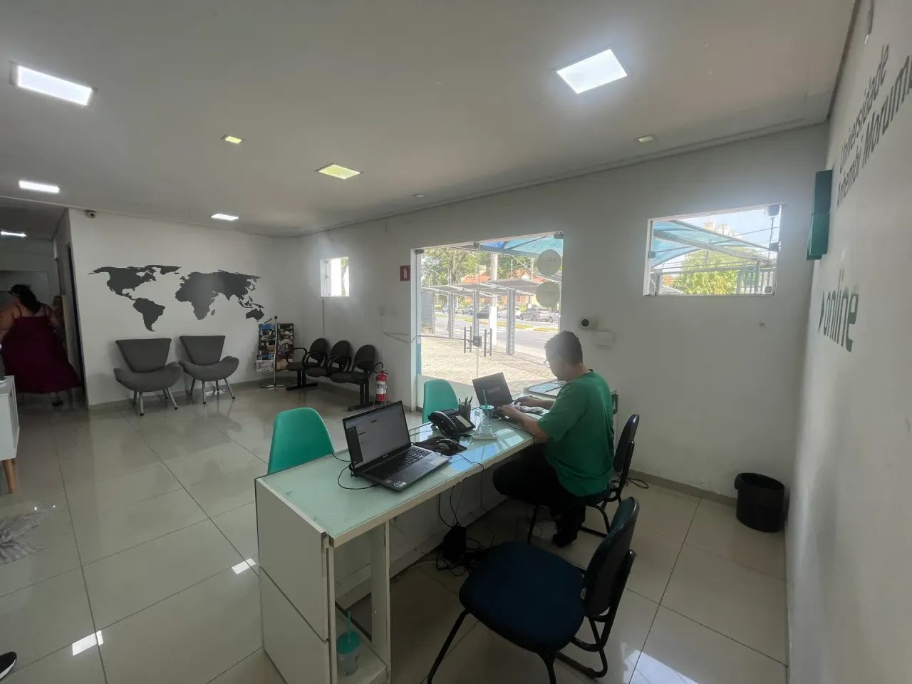 Prédio Comercial de Destaque no Centro de Jacareí - Foto 4
