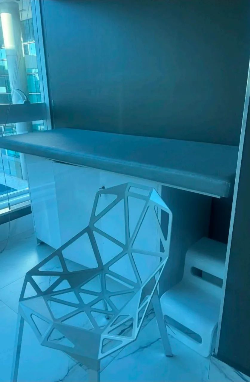 Maca com colchão e armário 