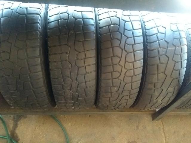 4 pneus 205/70/15 Riscados por?