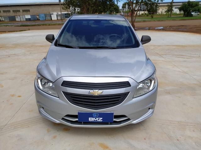 Oportunidade!! Onix Joy 2016/2017,motor 1.0 ,câmbio manual 6 marchas . Carro de mulher - Foto 2