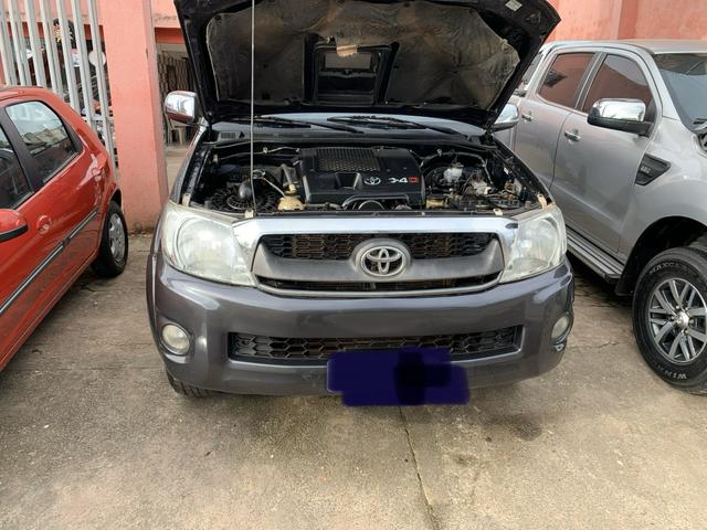 Vendo Hilux srv 3.0 2011 manual 4x2 - Foto 8