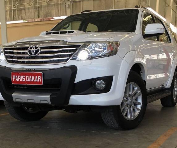 HILUX SW4 2014/2015 3.0 SRV 4X4 7 LUGARES 16V TURBO INTERCOOLER DIESEL 4P AUTOMÁTICO - Foto 3
