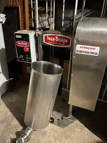 Vende-se embutidora de 30 kg - Foto 2