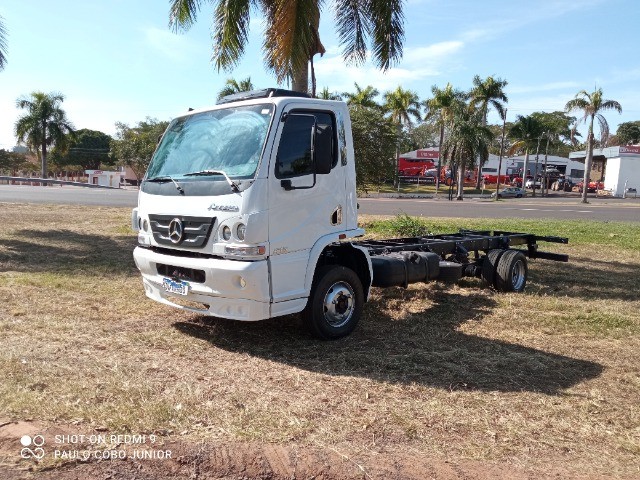 MERCEDES BENZ ACCELO 915