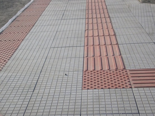 Ladrilho hidráulico em concreto| piso para calçada| praça| rampas| pisantes| quintal.