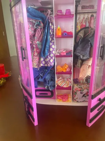 Livro Infantil O Guarda Roupa Da Barbie 200 Adesivos Lindos